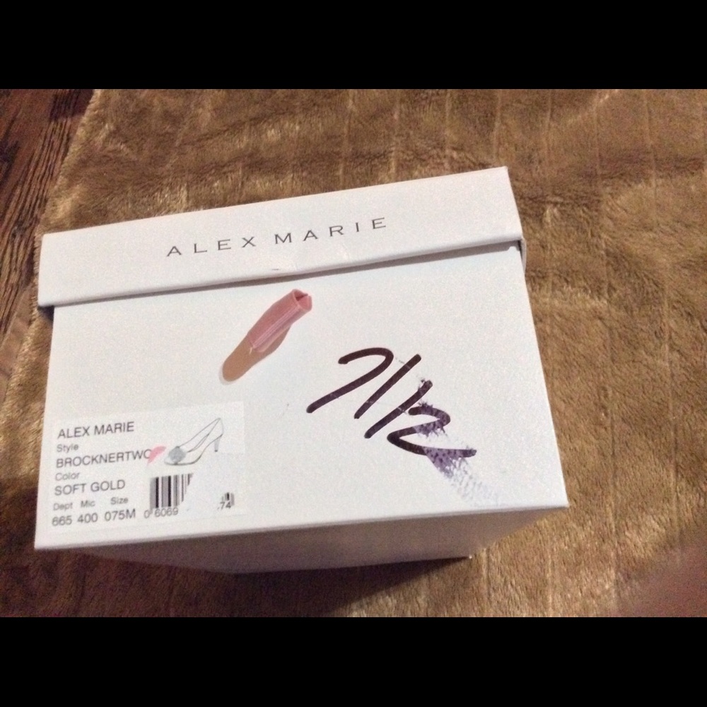 Alex Marie - Picture 3 of 3